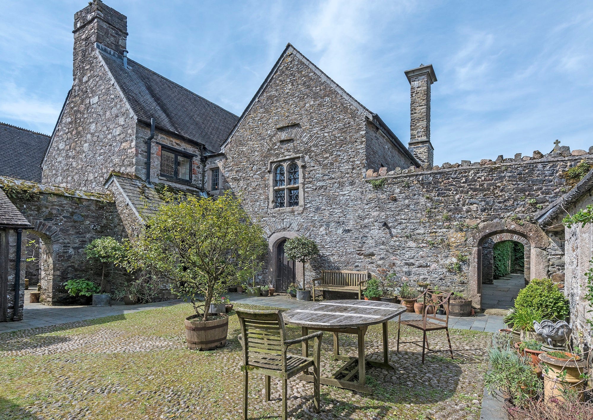 Sir walter raleigh s medieval family manor house fardel manor for sale