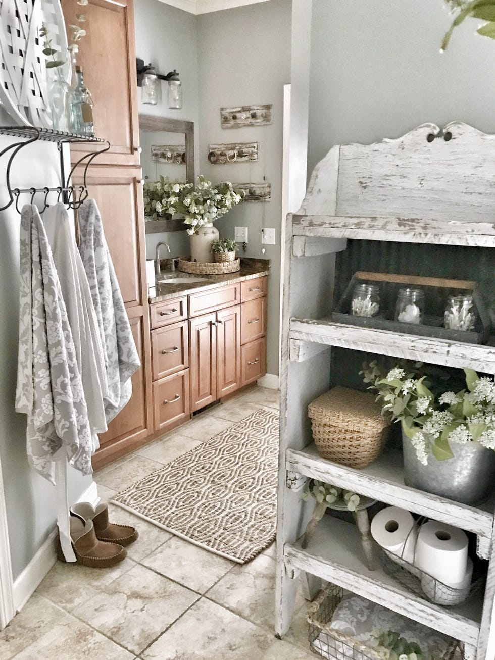 21 Best Farmhouse Bathroom Ideas for Your Home