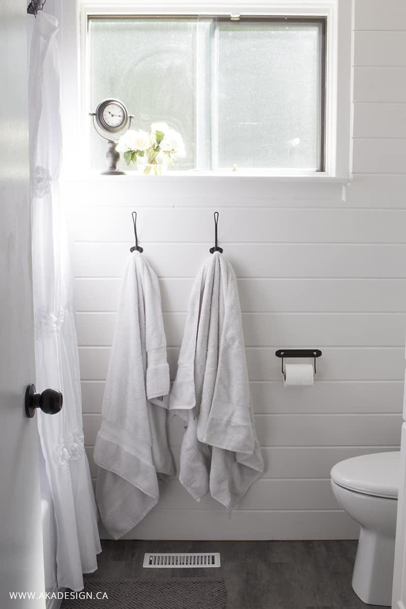 21 Best Farmhouse Bathroom Ideas for Your Home