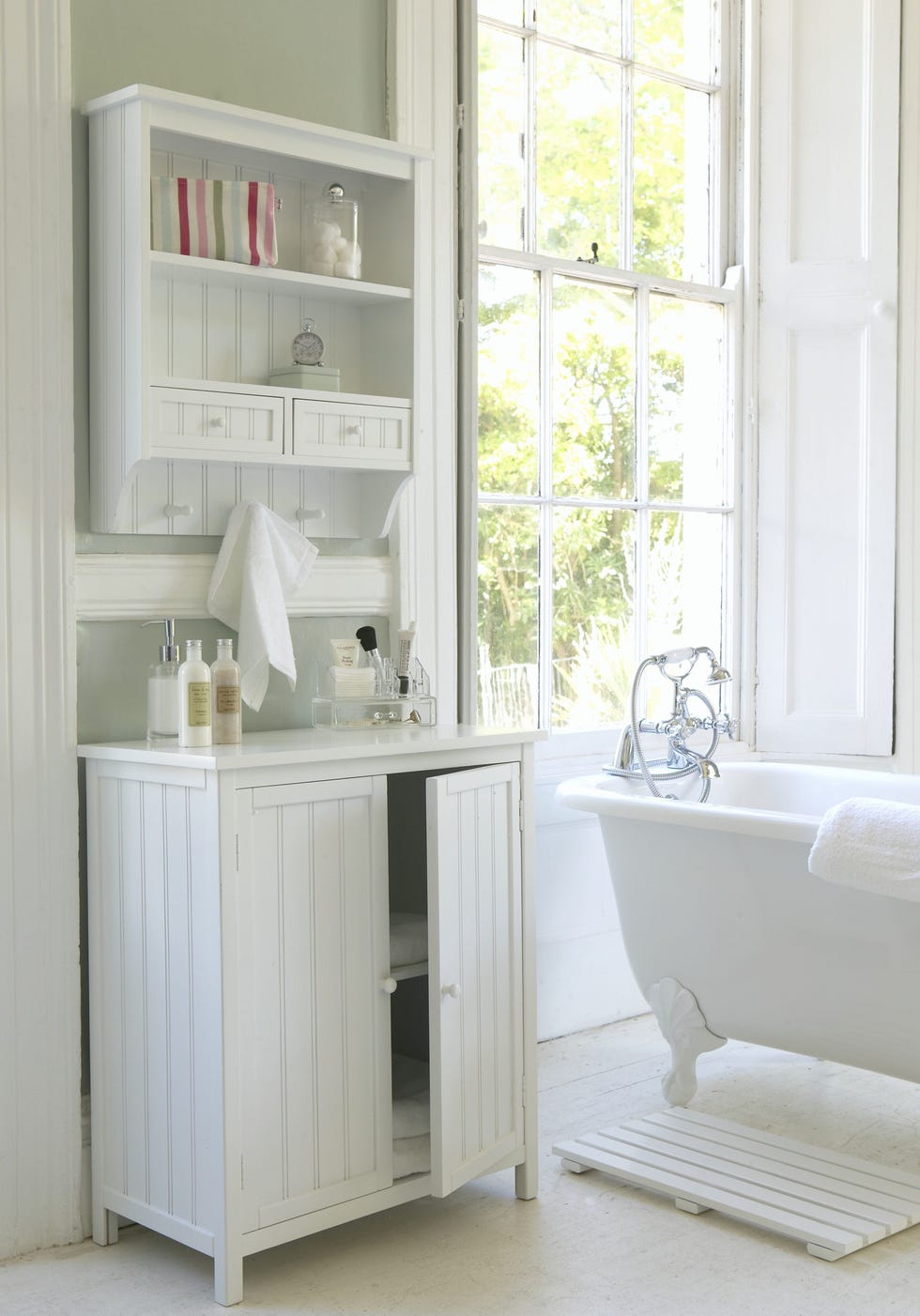 21 Best Farmhouse Bathroom Ideas for Your Home