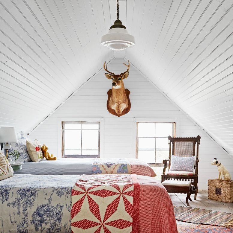 new york home of christina salway and her husband john moskowitz attic turned bunkroom housing five antique twin beds