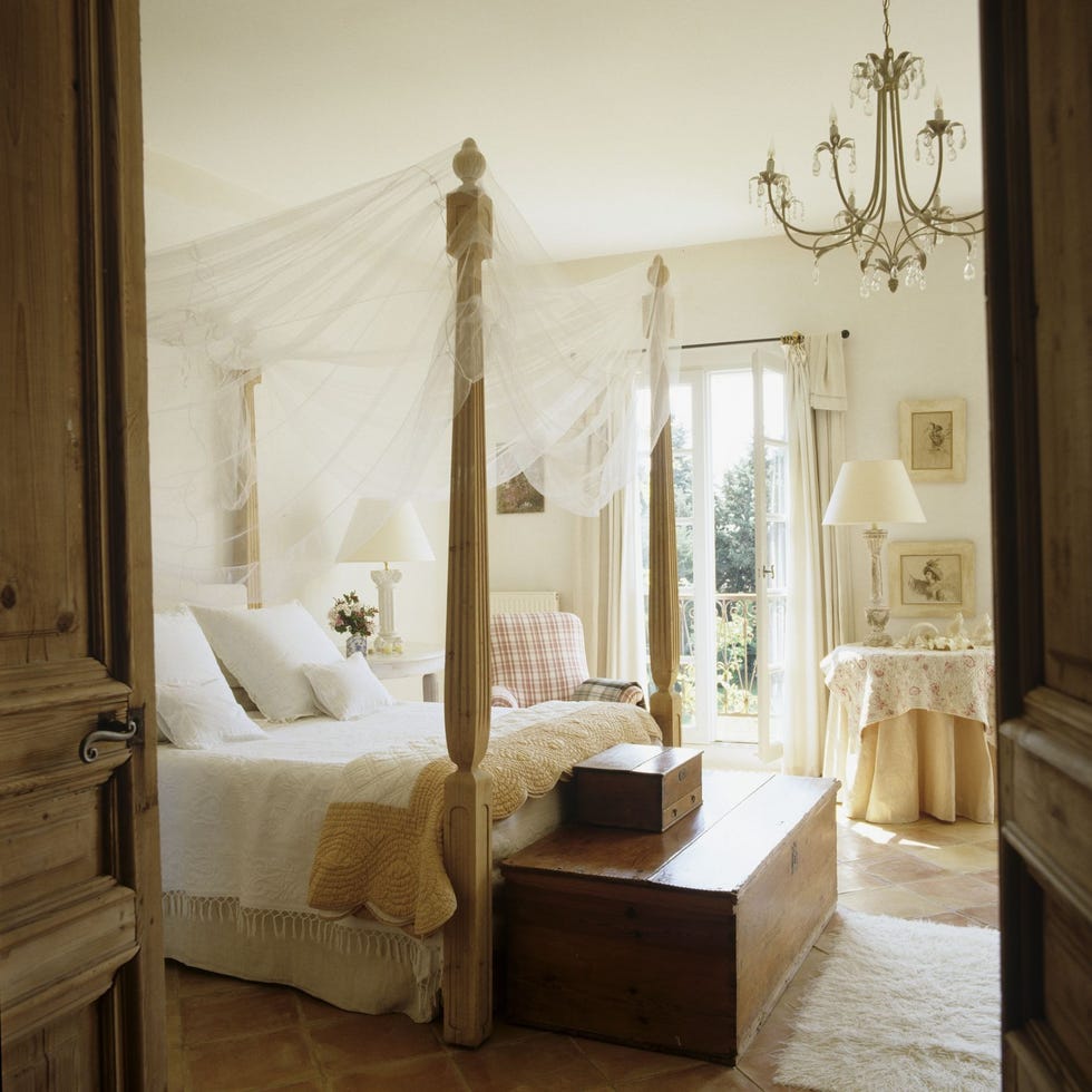 21 Best Farmhouse Bedroom Ideas for a Cozy Home