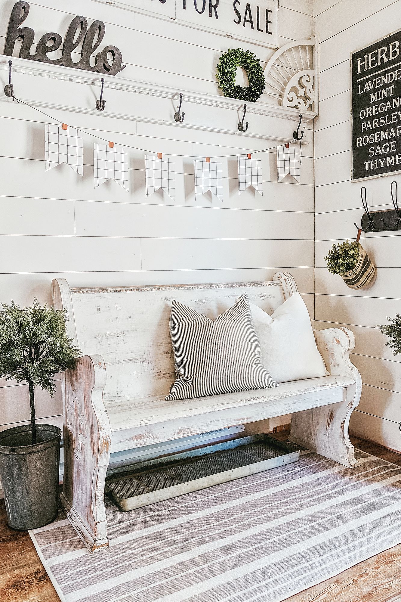 18 Farmhouse Decorating Ideas for Your Home