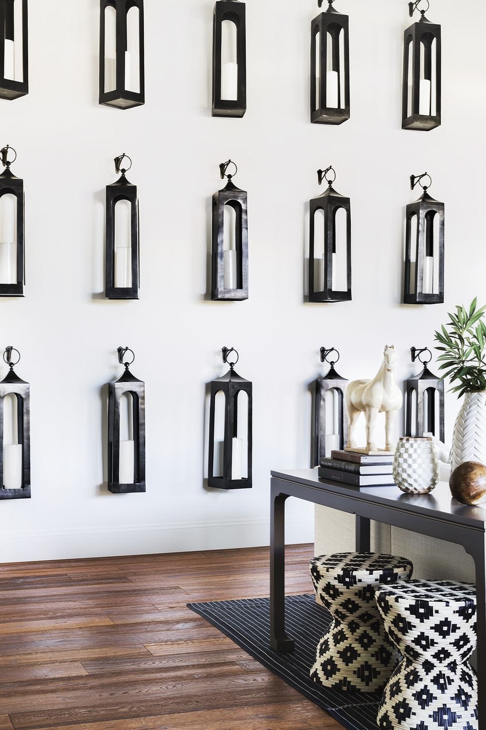 farmhouse decor - lantern wall