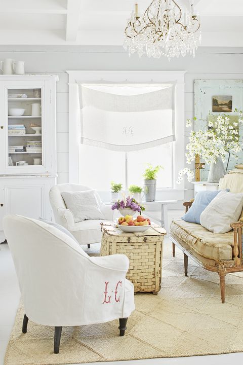 farmhouse decor- linen living room