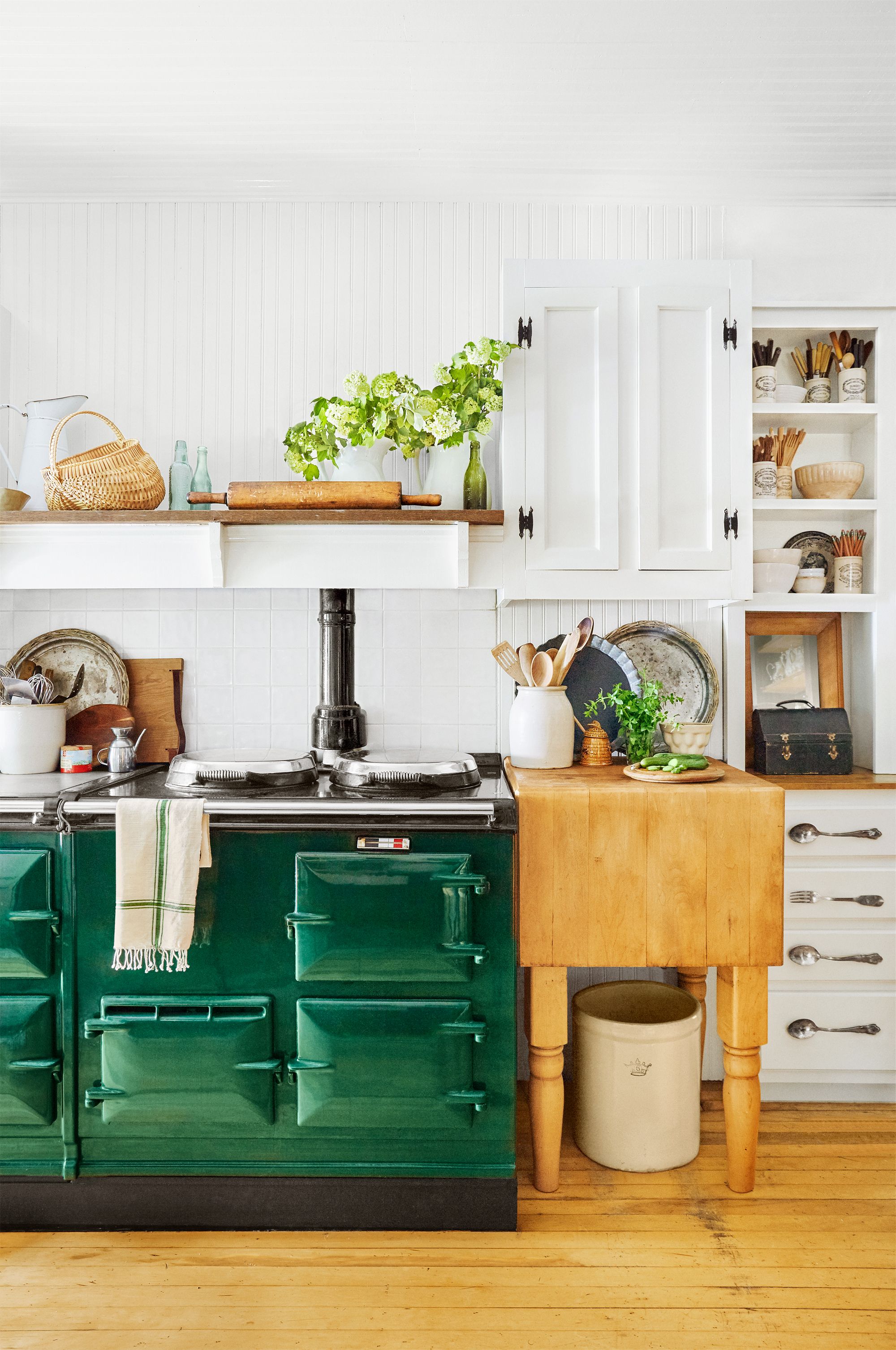 27 Gorgeous Green Kitchen Ideas from Country to Modern