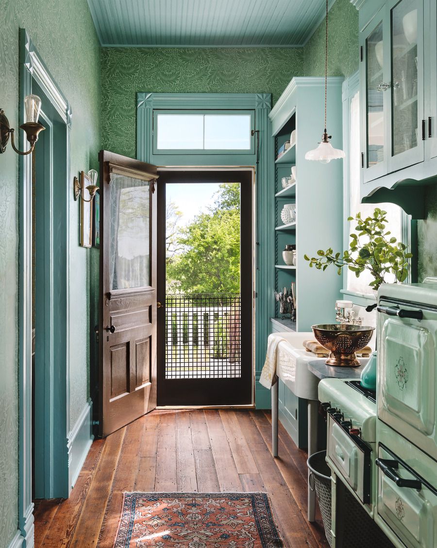 kitchen with mint green accents - Google Search  Sage green kitchen, Green  kitchen, Green kitchen accessories