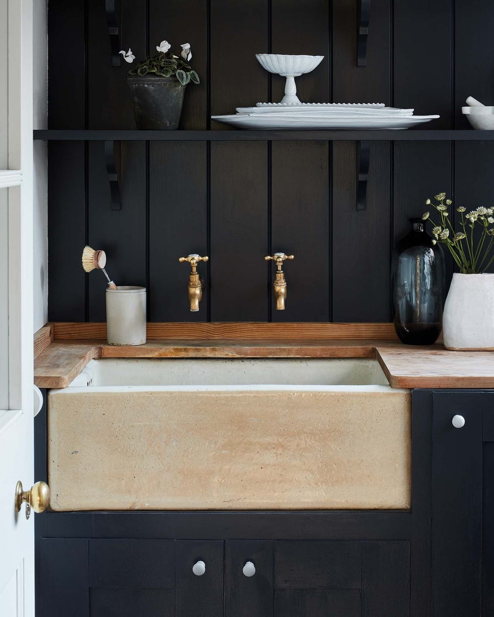 Farrow & Ball Estate Railings No.31 Paint farrow and ball black kitchen, utility room