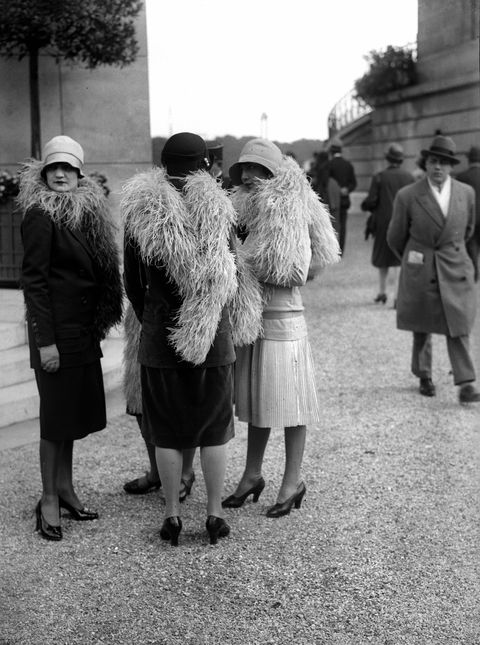 Fashion at the races, in Auteuil. Three ensembles,