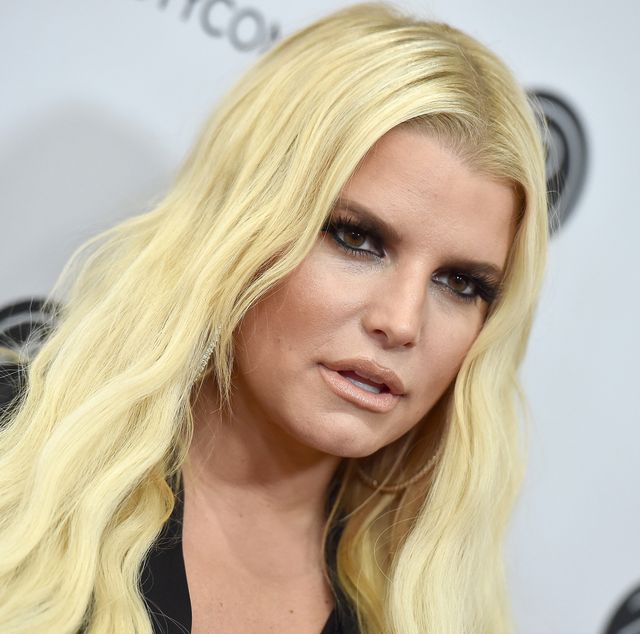 Pregnant Jessica Simpson Shares Photo Of Swollen Feet On Instagram