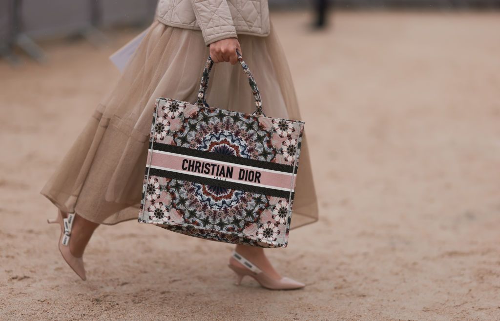 10 Reasons Why You Should Buy Pre Owned Designer Handbags!