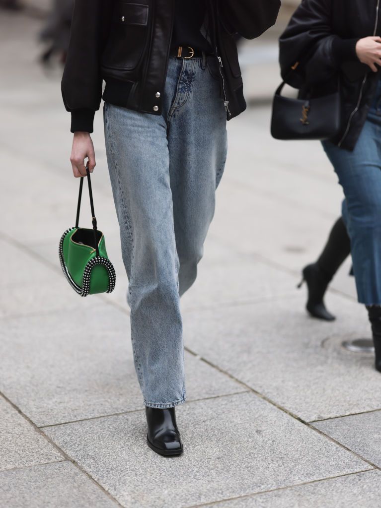 Las danesas dicen que los jeans de mujer anchos y con cintura baja son LA  TENDENCIA de la primavera 2022