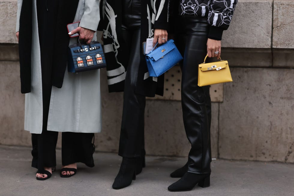 street style hermes kelly clutch