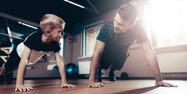 https://hips.hearstapps.com/hmg-prod/images/father-and-son-are-doing-push-ups-in-the-gym-royalty-free-image-1049282158-1557177174.jpg?crop=1.00xw:0.752xh;0,0.195xh&resize=640:*