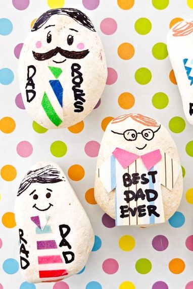 Father's Day Crafts, White Stones Decorated Like Dad