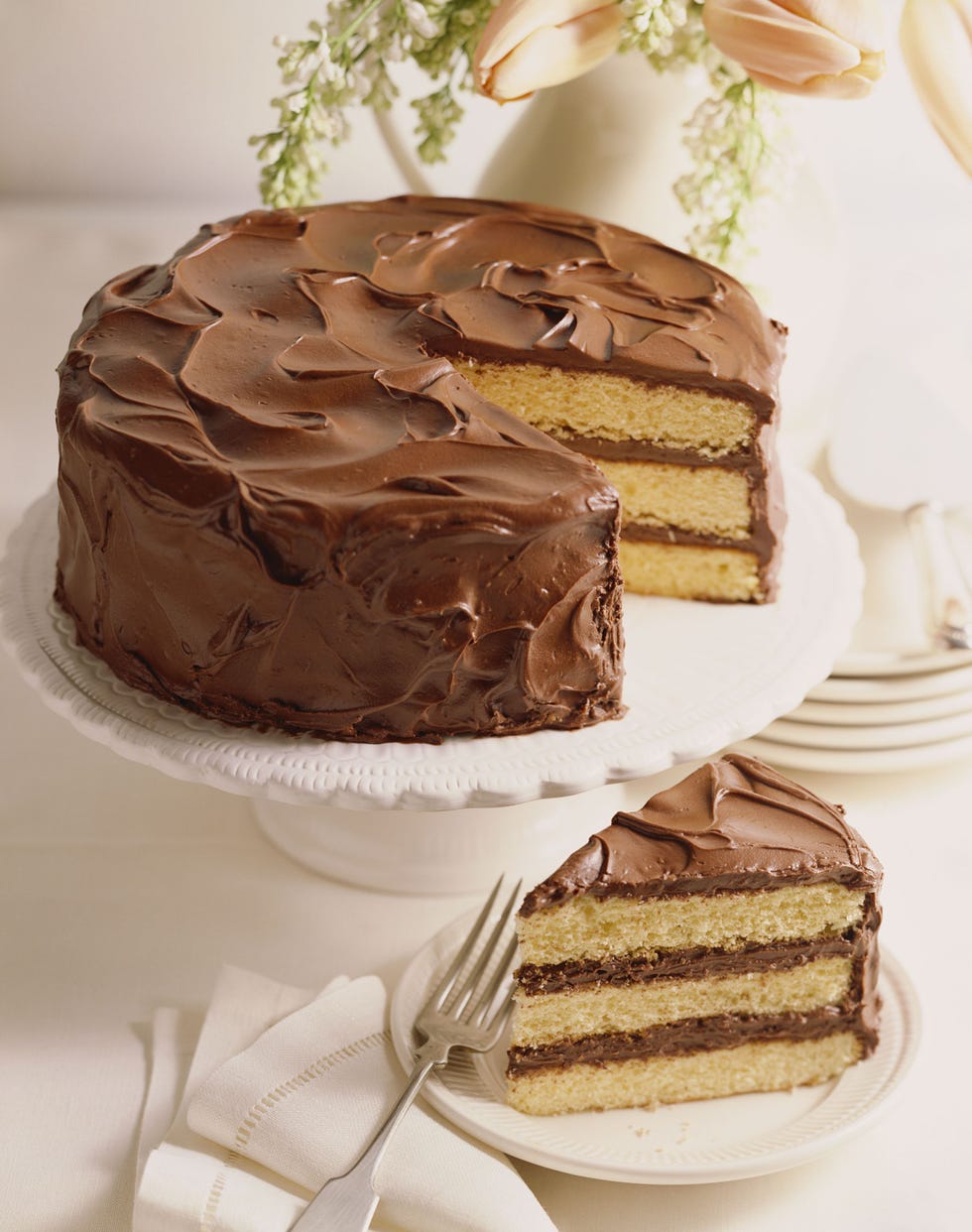 vanilla and chocolate layered cake