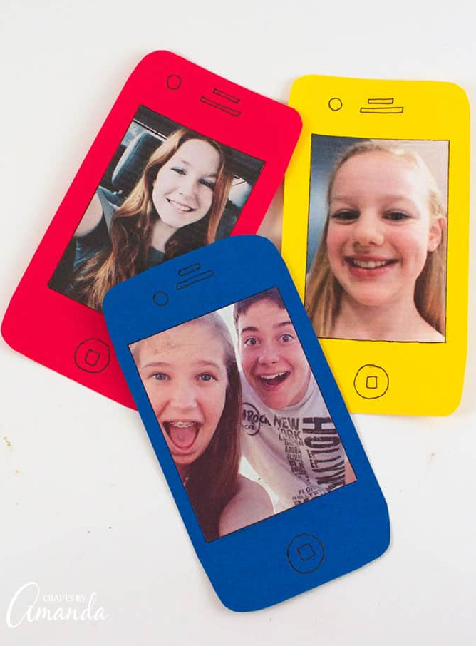 father's day card ideas, cell phone shaped cards with selfies on the front
