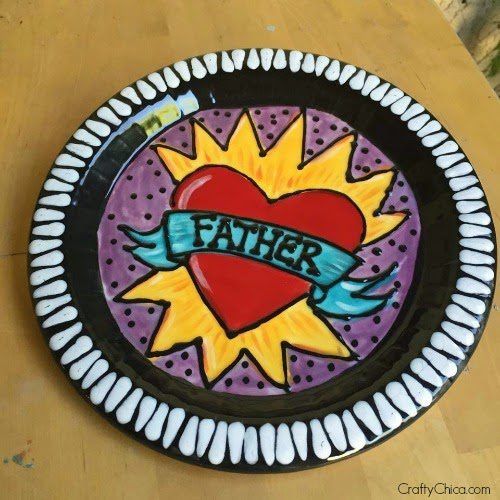 Father's Day Craft, Painted Paper Plate with Dad Written on the Front