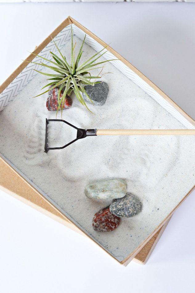 father's day crafts, diy zen garden with sand and a mini rake and plants