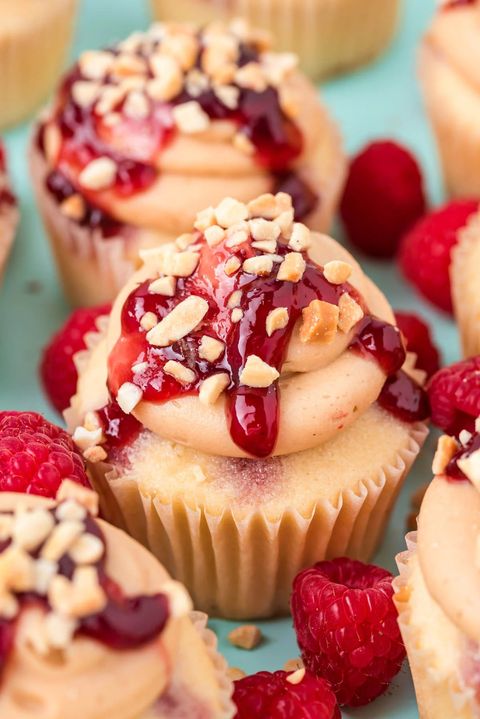 fathers day cupcakes peanut butter and jelly cupcakes