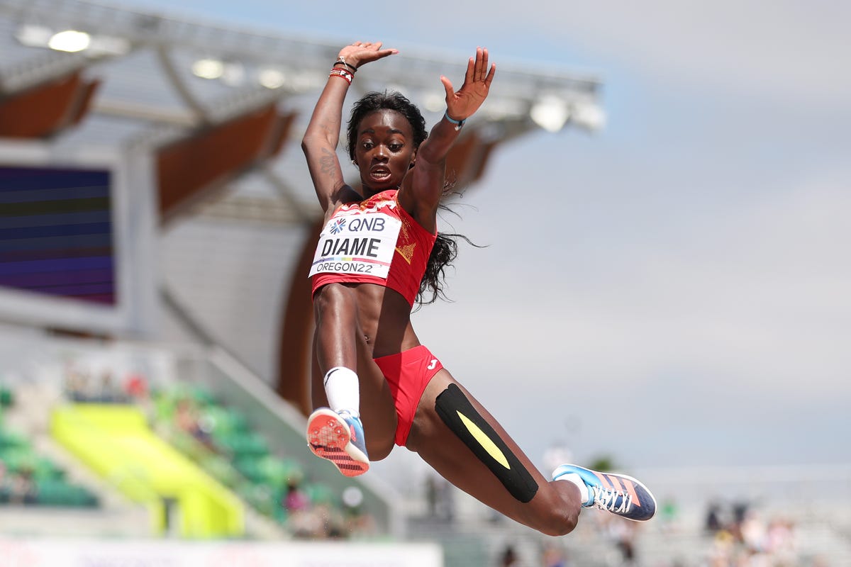 Fátima Diame se estrella con la longitud en Eugene