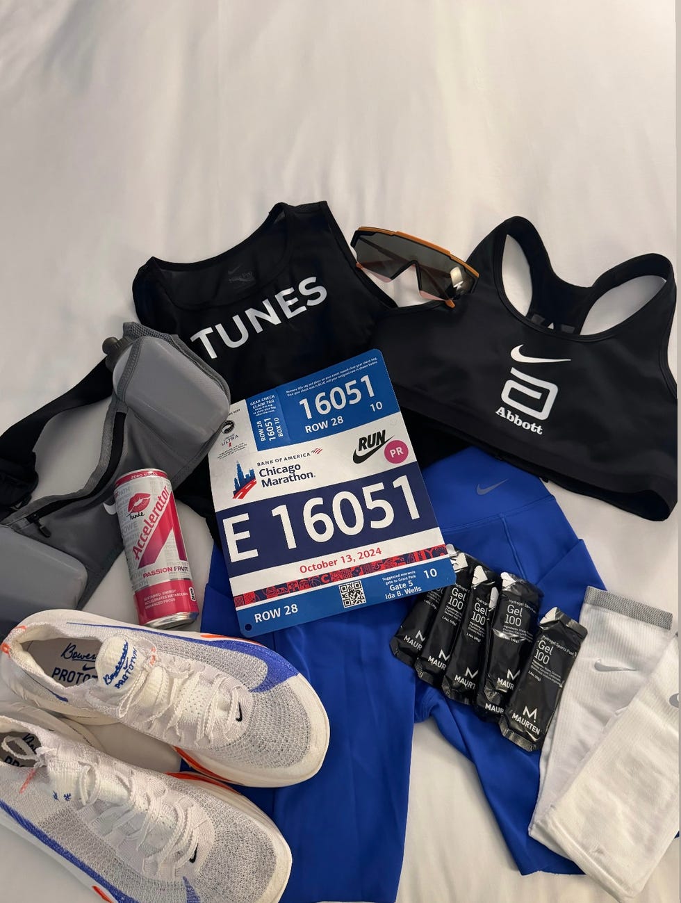 racing gear and nutrition items for the chicago marathon