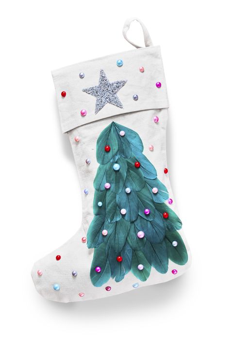 diy christmas stockings, feathery tree