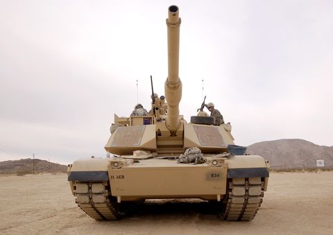 m1 abrams tank on fort irwin, california