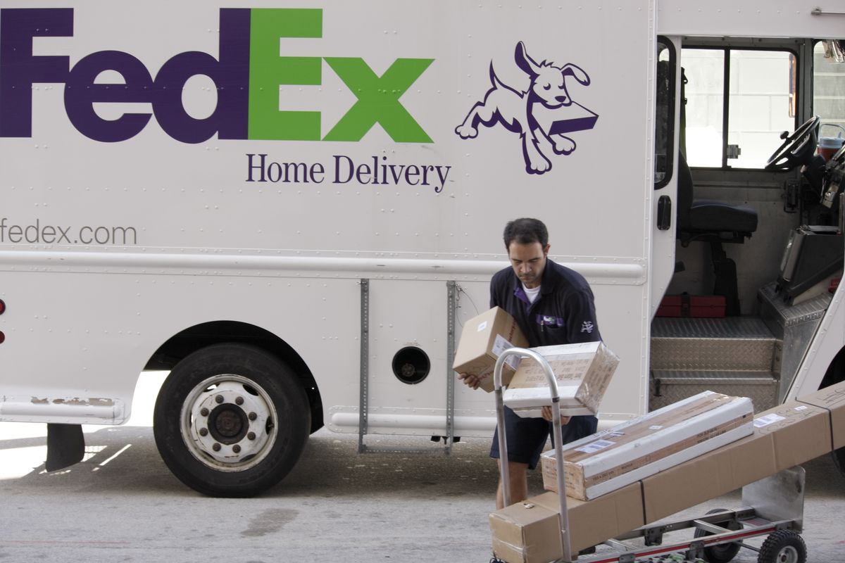 a fedex delivery man