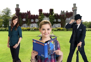 Kellie Martin, Kiernan Shipka y Simon Kassianides en la película Felices para siempre (Smooch)