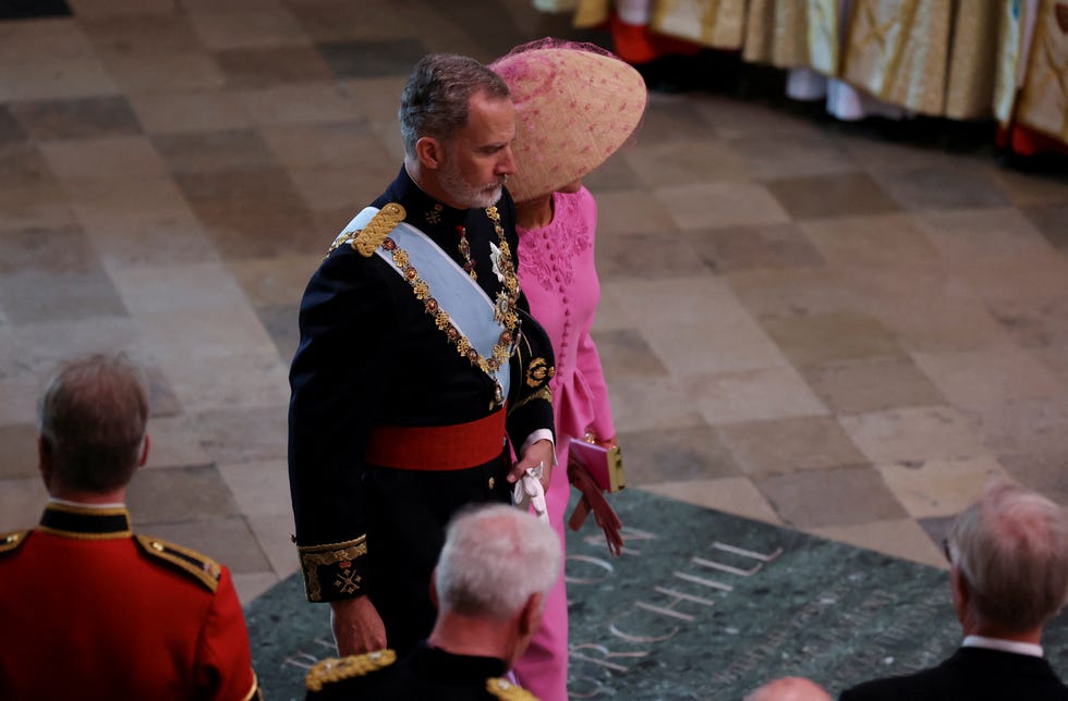 felipe y letizia abadía coronacion carlos iii