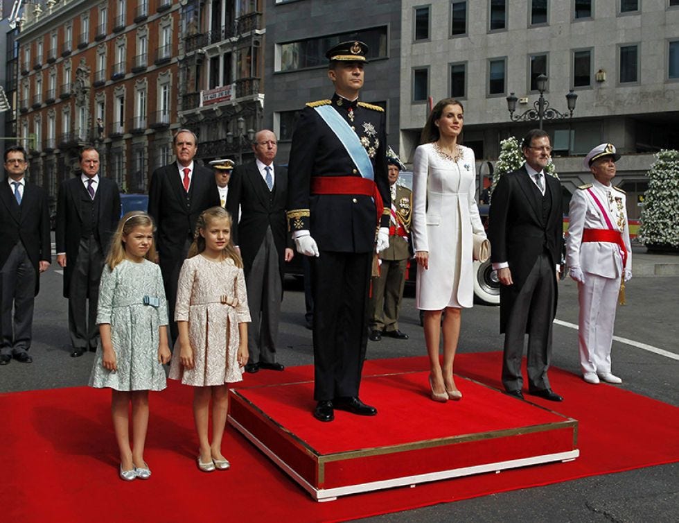 felipe vi junto a letizia y sus hijas leonor y sofía el 19 de junio de 2014 cuando fue proclamado rey
