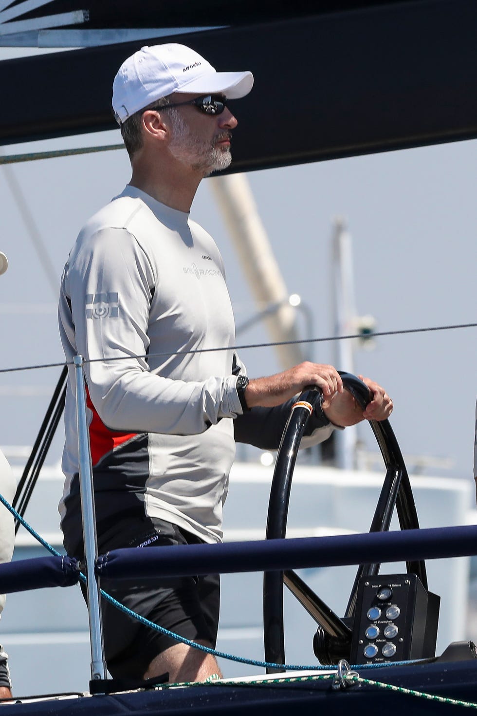 rey felipe compitiendo en las regatas de palma de mallorca