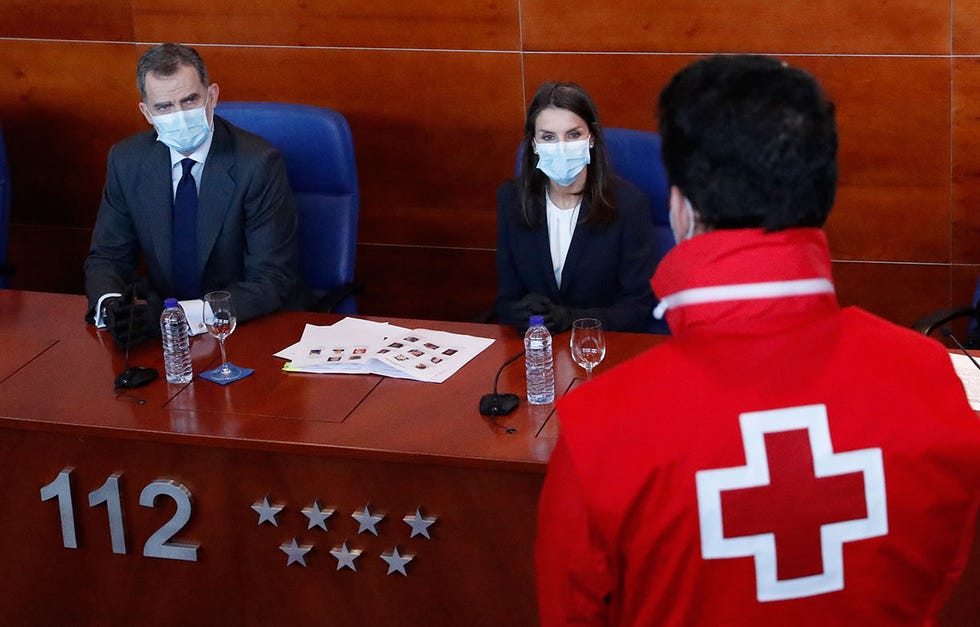 los reyes visitan la agencia de seguridad y emergencias madrid 112