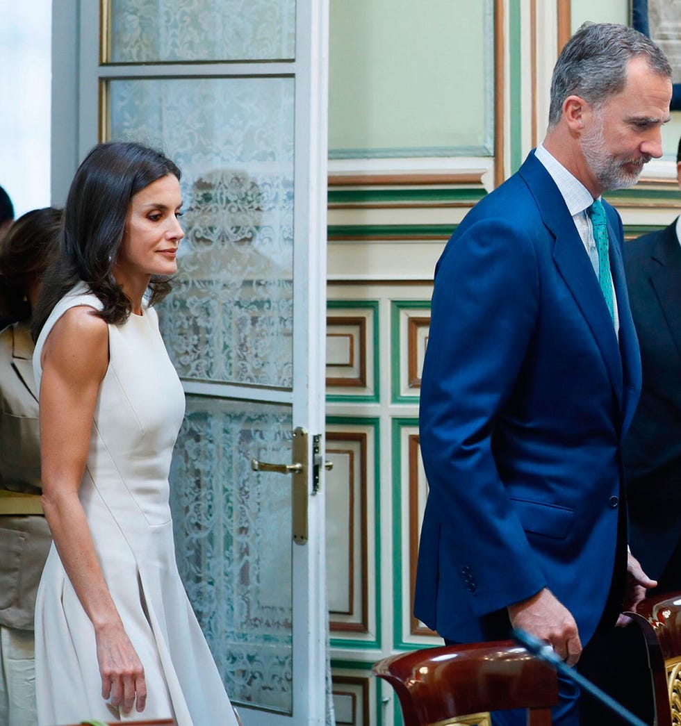 La reina Letizia rescata un vestido de Pedro del Hierro en Sevilla