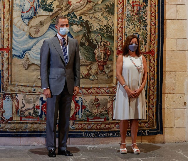 el rey felipe se reúne con francina armengol en palma