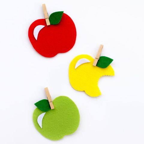 fall-crafts-for-kids-apple-felt