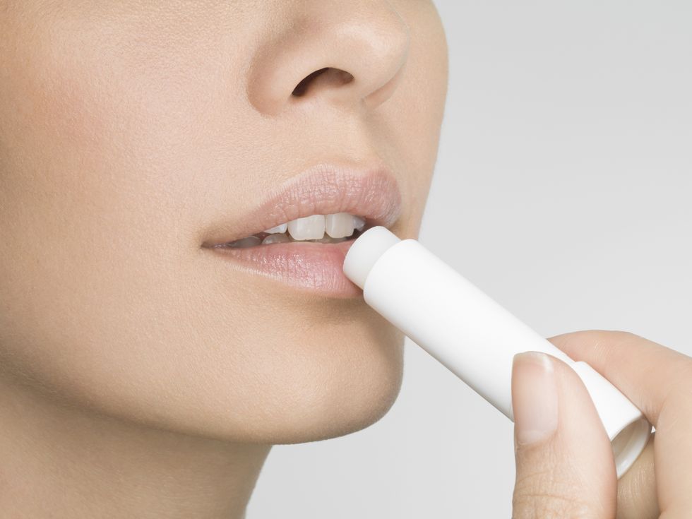 8款人氣修護型護唇膏推薦！添加b5、積雪草、乳木果油快速解救嘴唇乾裂、脫皮