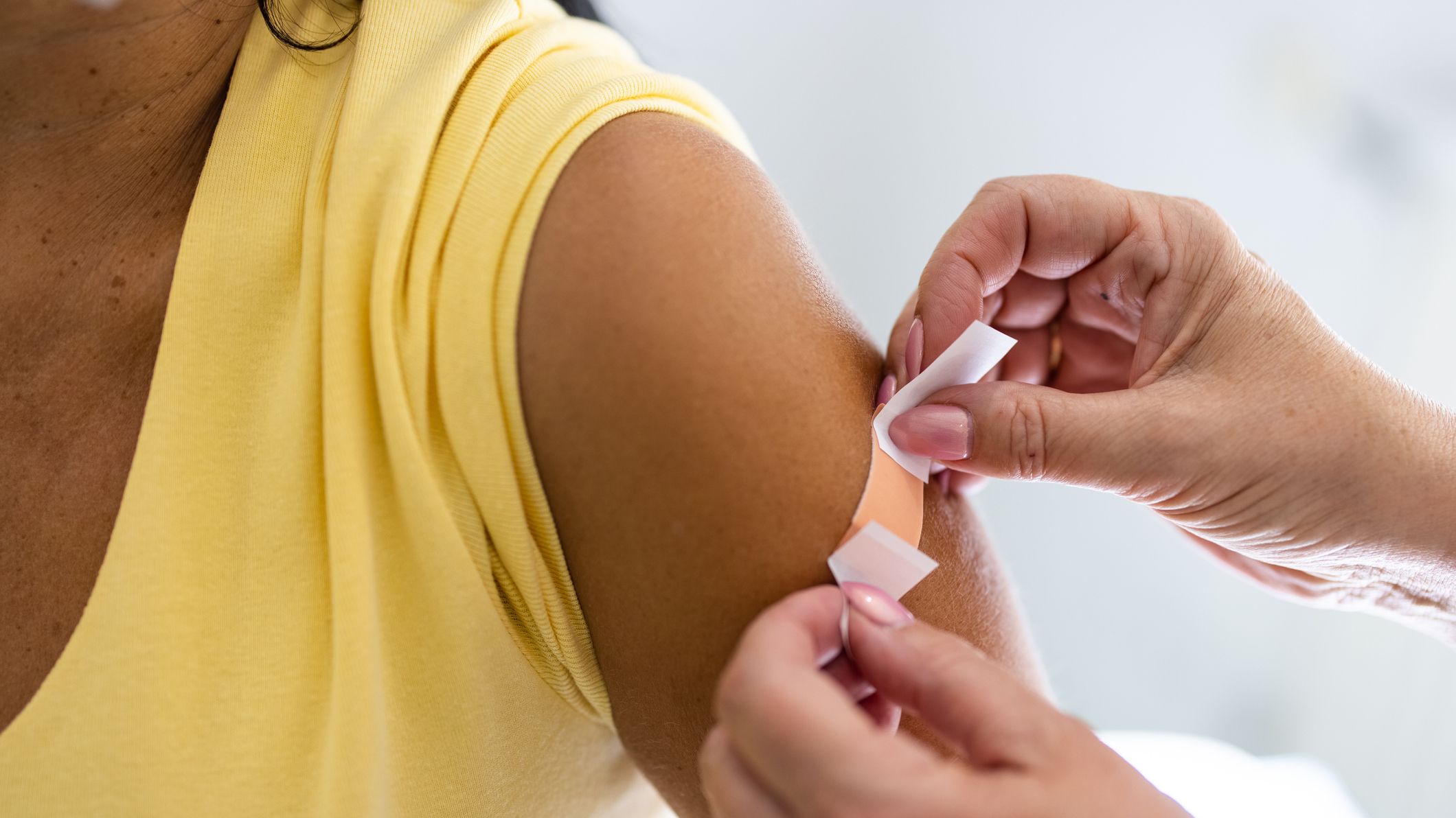 What Are the Side Effects of the 2023 COVID Vaccine? Experts Weigh In