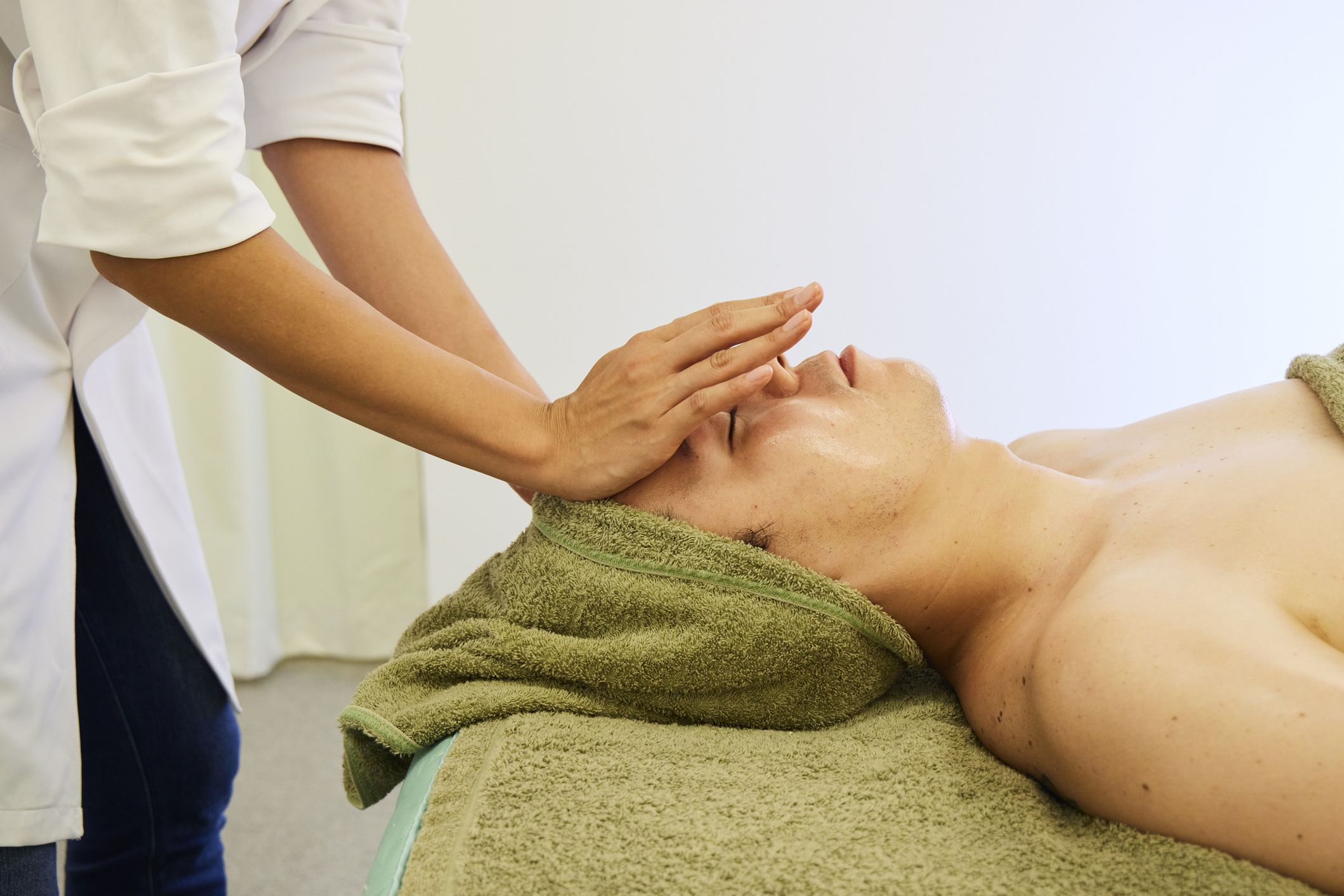 Massaggio viso: tutti i benefici e - L'universo del relax