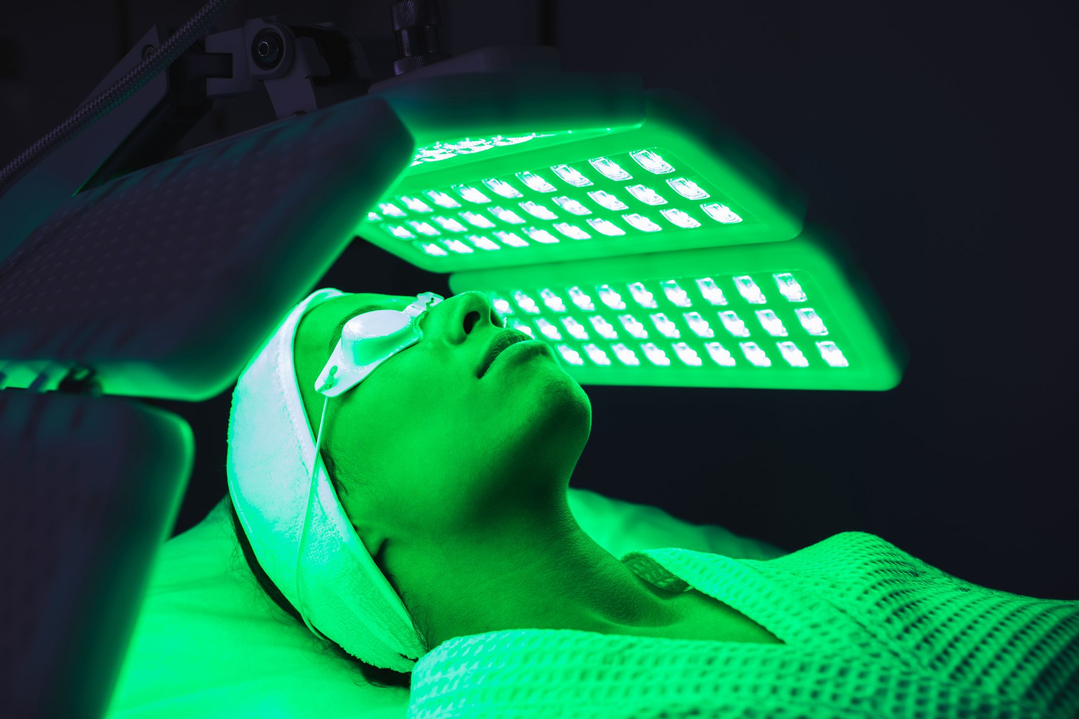 What Is Green Light Therapy? Experts Break It All Down