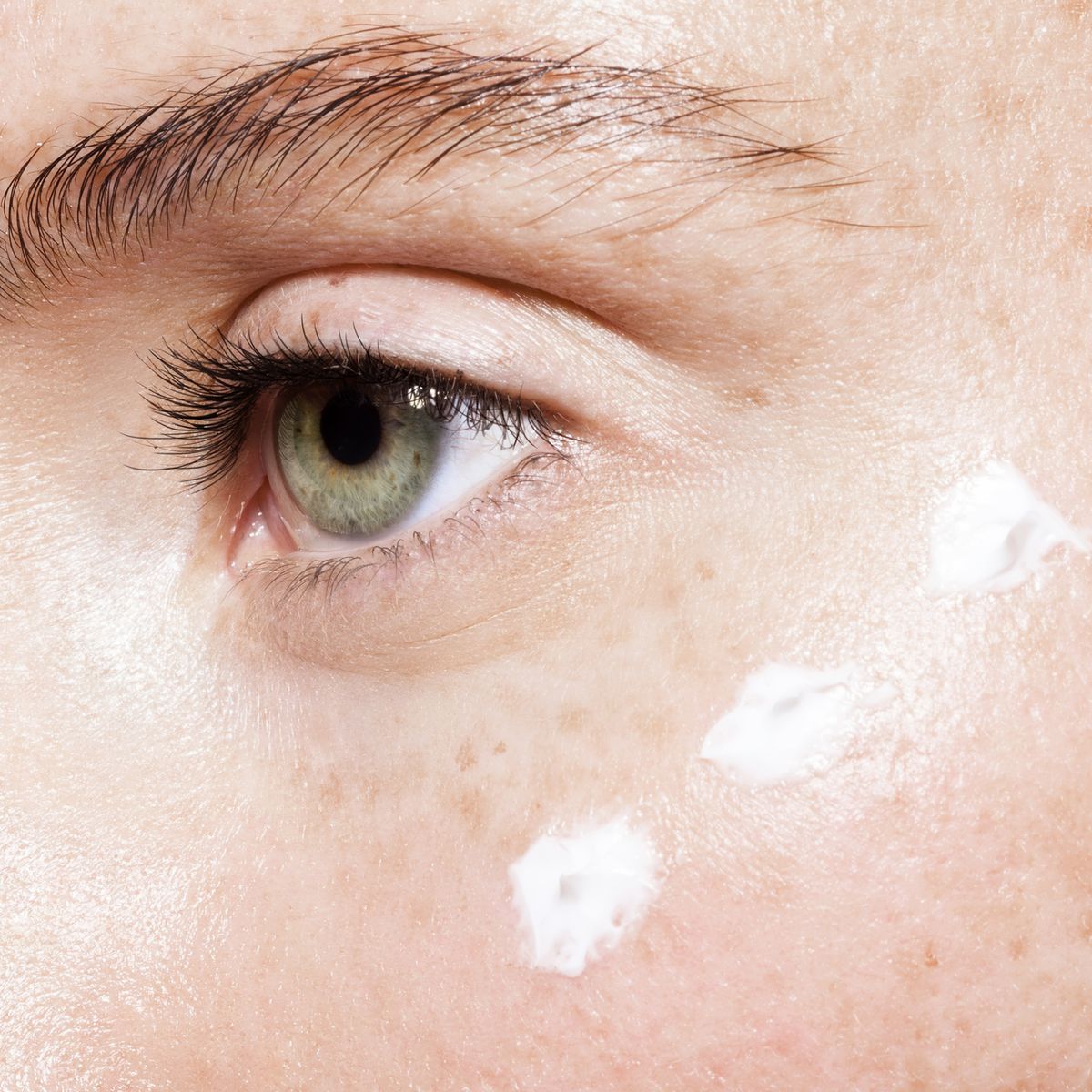 Buy Garnier Skin Active Vitamin C Eye Contour Cream 15ml (0.50 fl oz) · USA