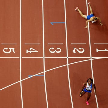 Femke Bol, tras caer el relevo de Budapest femke bol, tras caer el relevo de budapest