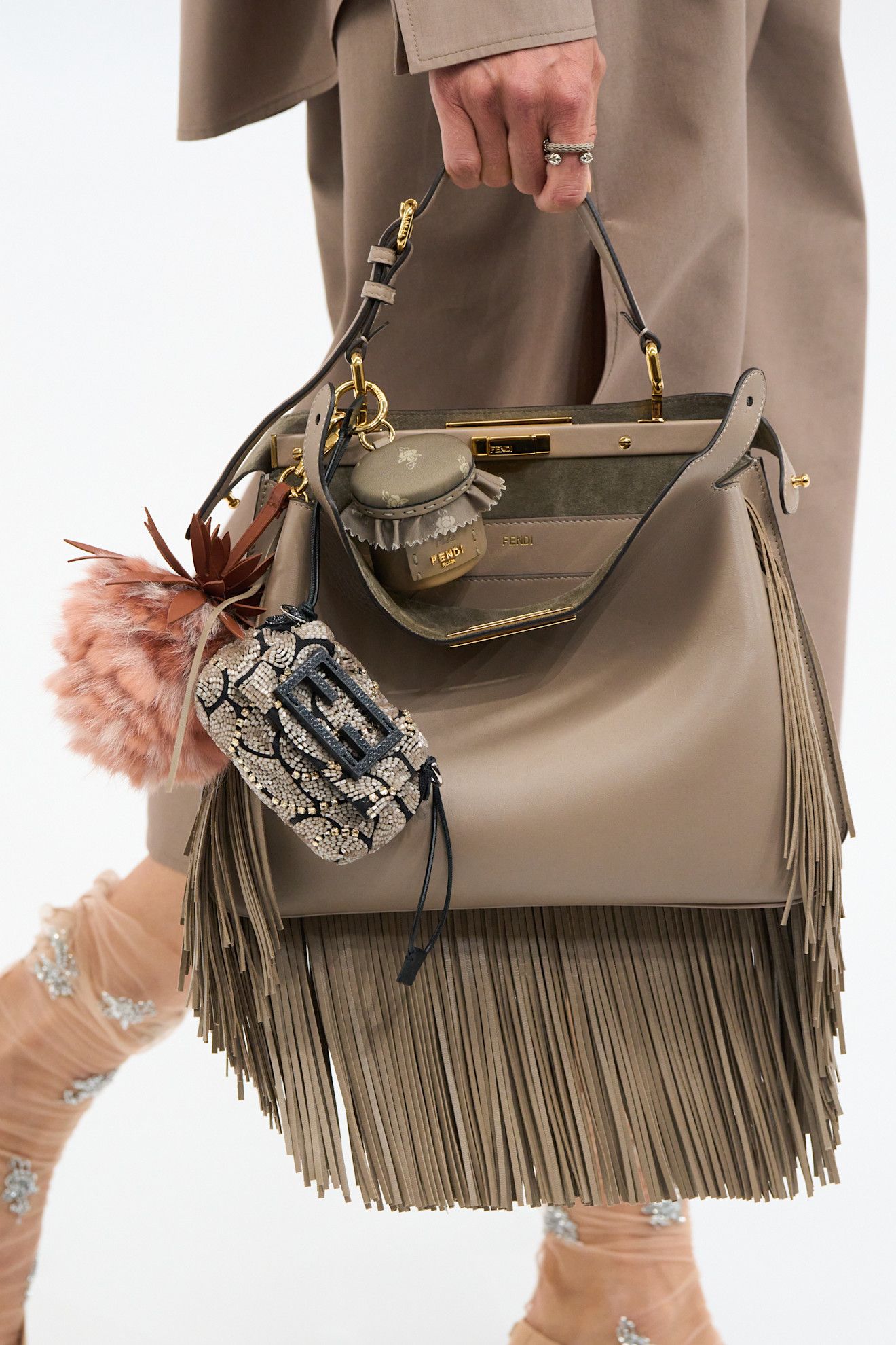 FENDI 25AW SOFT PEEKABOO ダークブラウン レザーバッグ ラージ Peekaboo Soft Large Leather Brown | Fendi