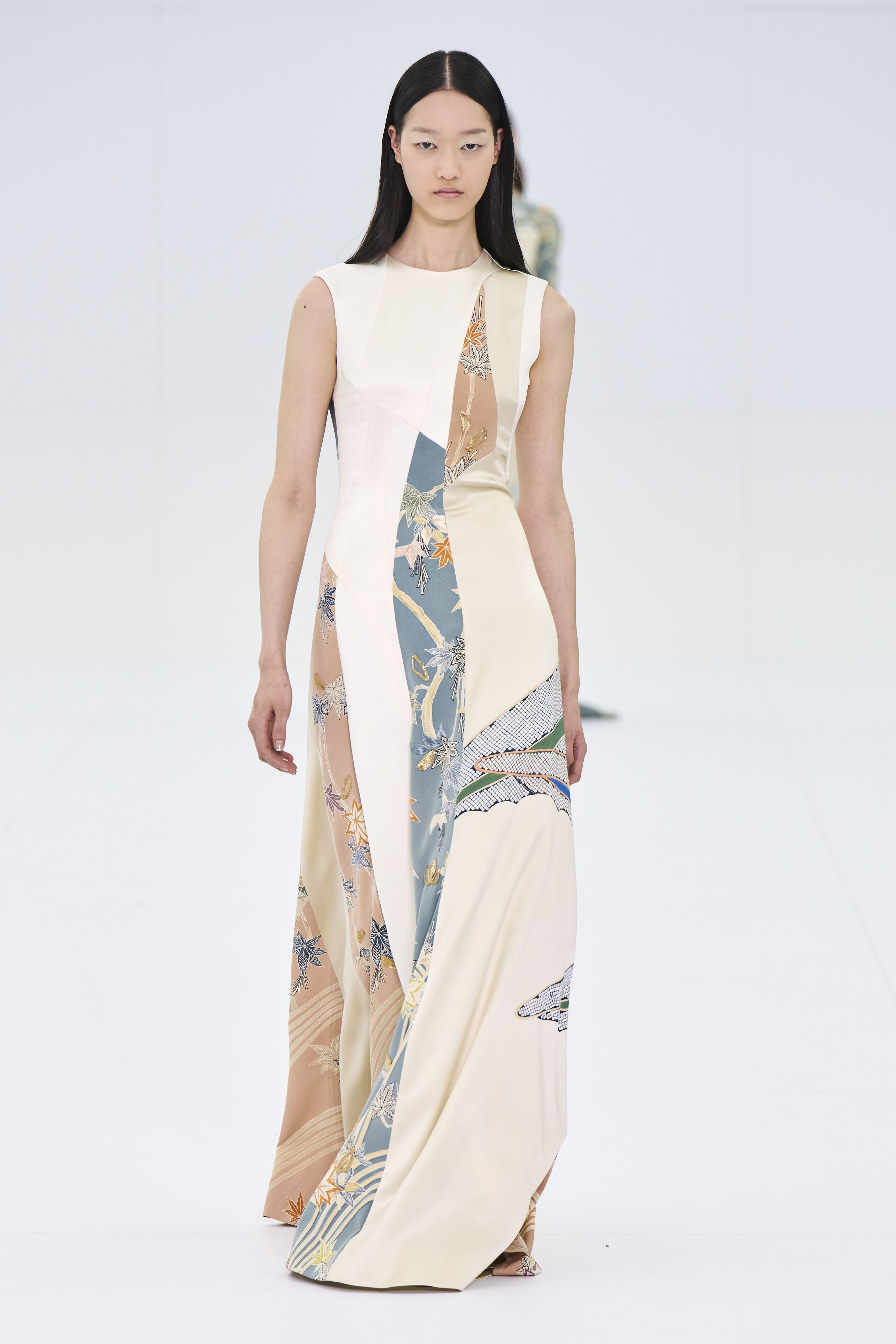 国内発送★FENDI★ロゴ 総柄ツイルドレス 森 星も来場! 日本の美意識が溶け込んだ「フェンディ」の