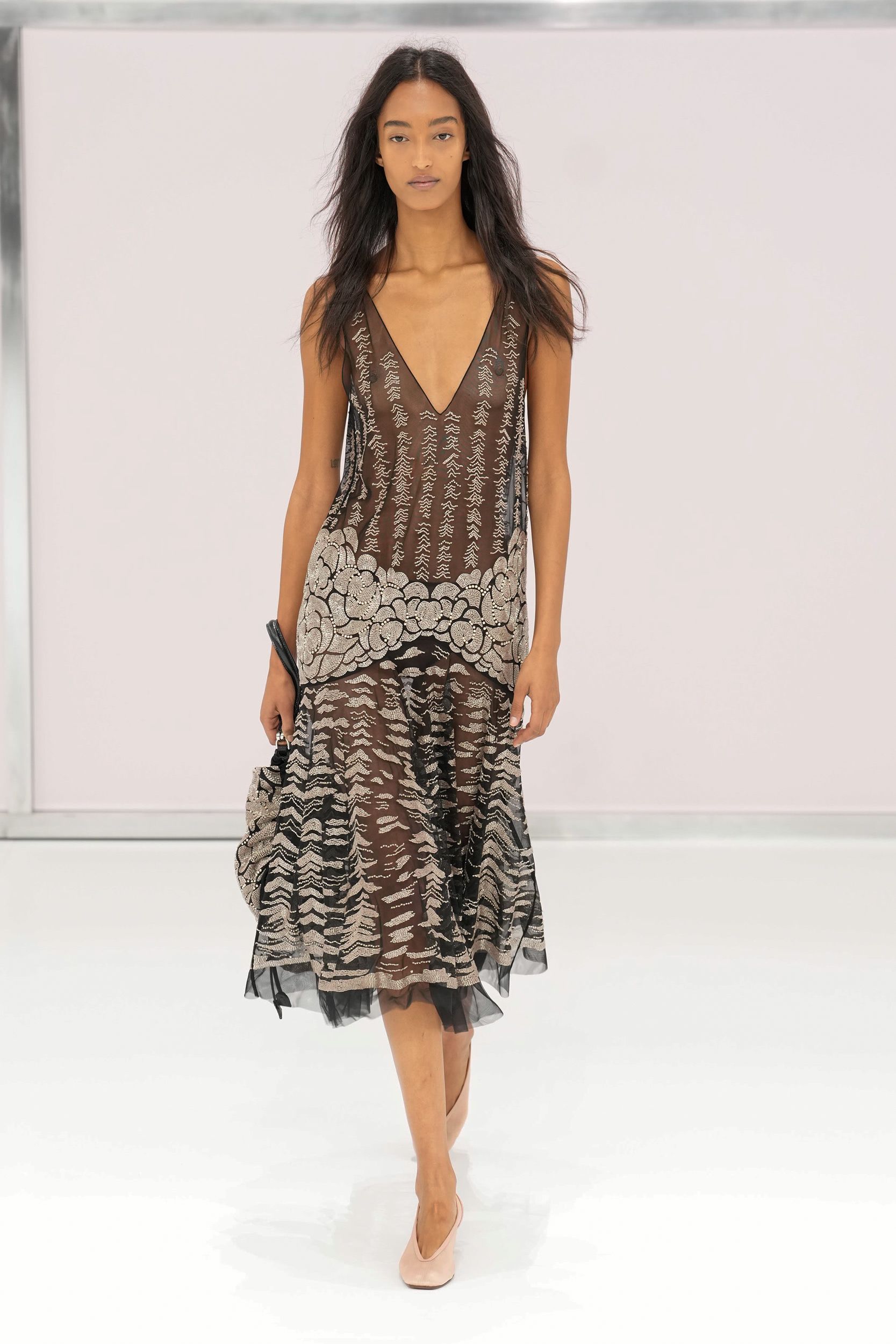 Fendi Spring 2025 Review: Roaring '20s Meets 2020s