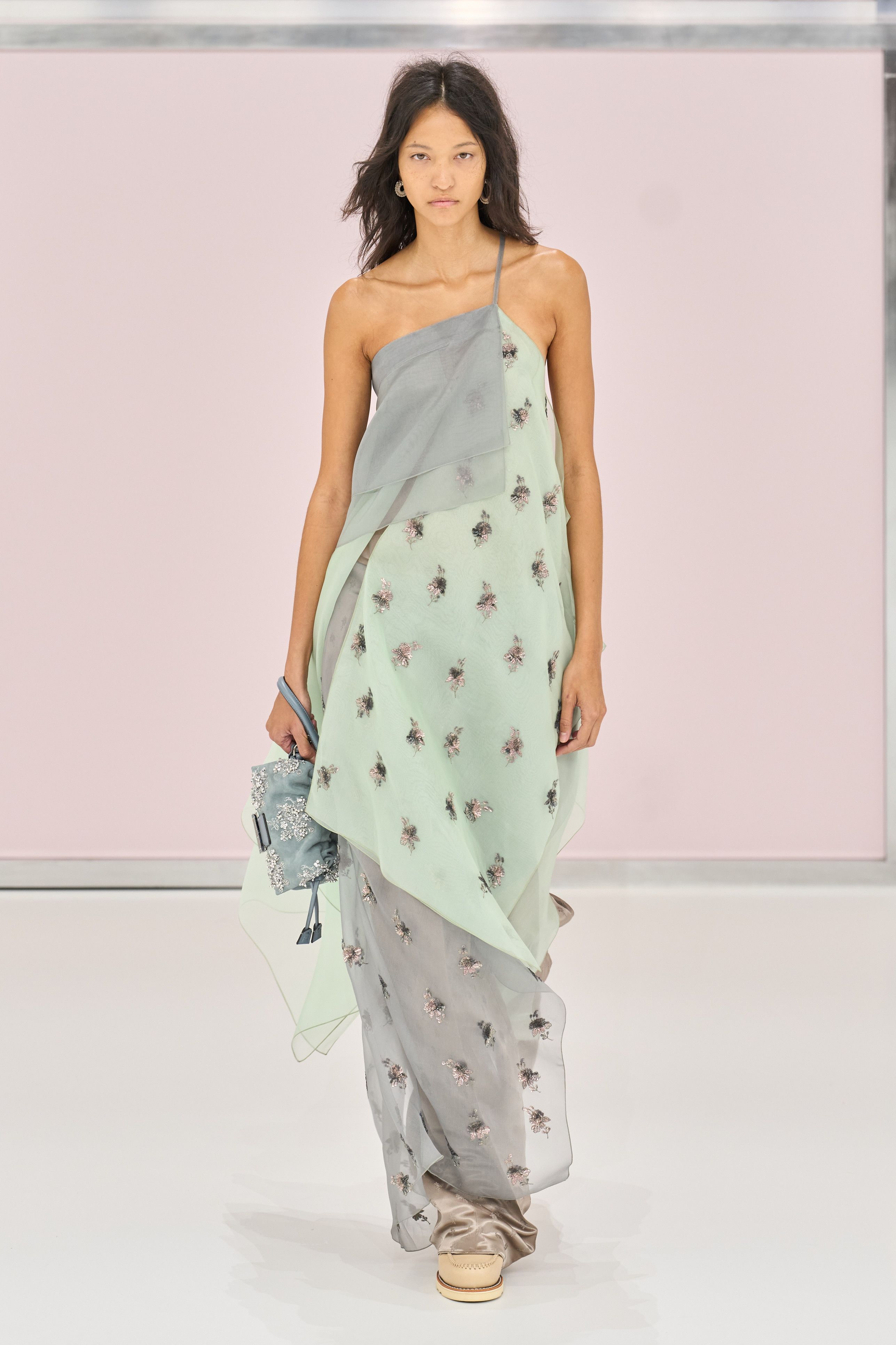 フェンディ(FENDI)」2025春夏コレクション | ファッション フェンディ(FENDI)」2025春夏コレクション | ファッション