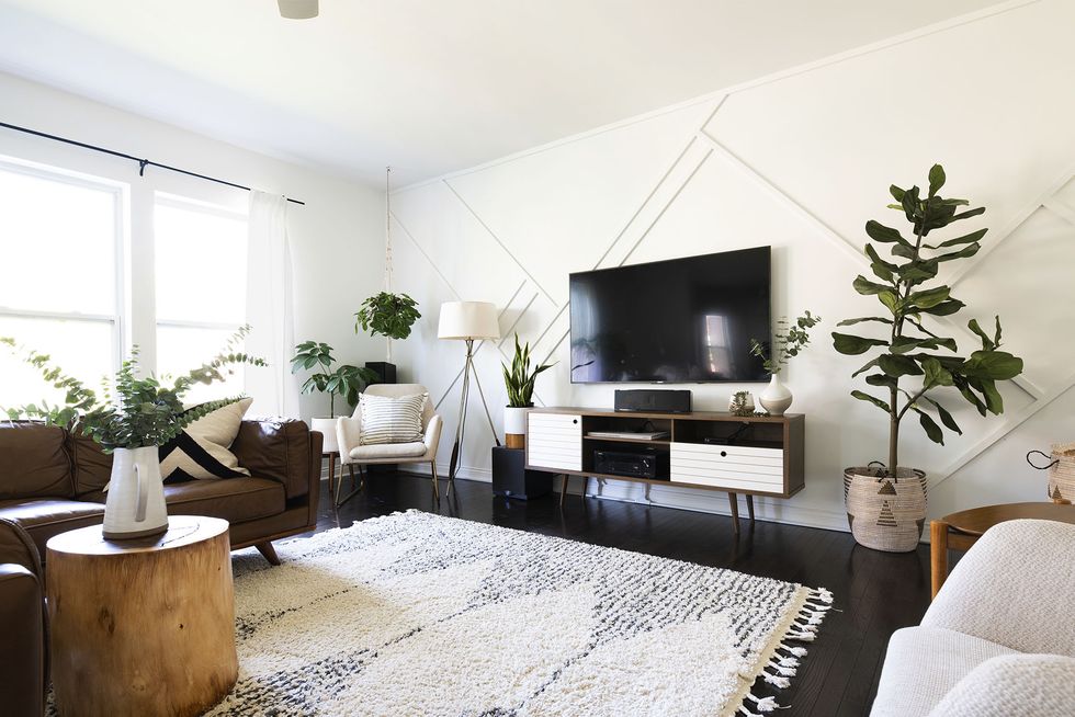 6 Best Feng Shui Living Room Ideas, According to Experts
