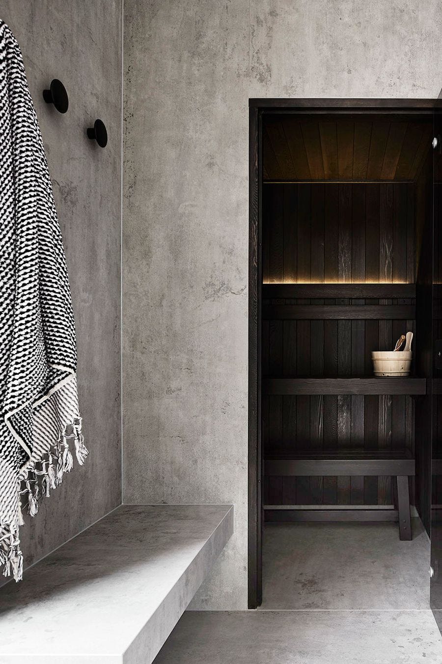 lucky color for 2025 feng shui 
