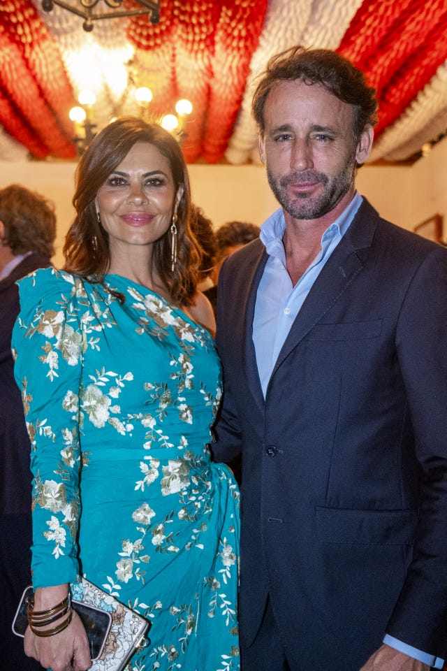 la pareja en la feria de abril